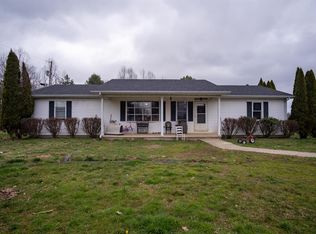 2145 Pine Grove Rd, Beattyville, KY 41311