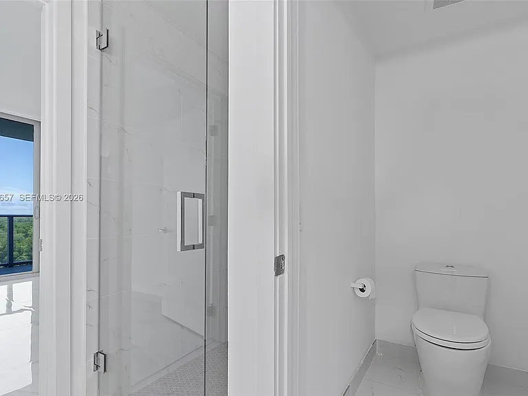 16385 Biscayne Blvd #717 — Photo 41