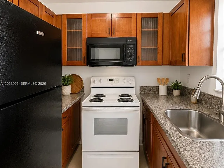 1857 NW 46th St #1857 — Photo 7