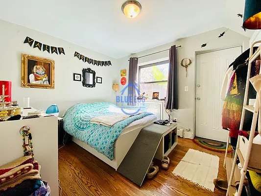 Rented by Blue Egg Realty Corp | media 25