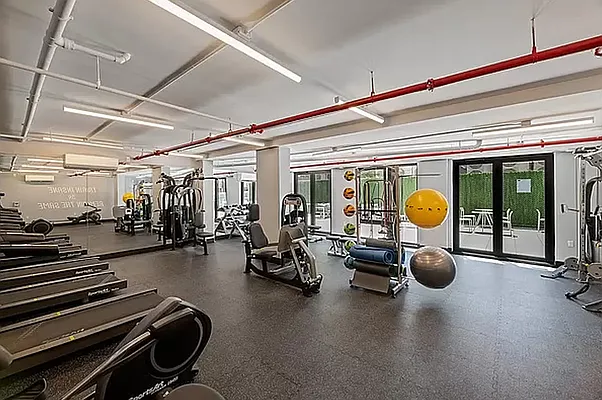 Rented by REAL New York | media 18