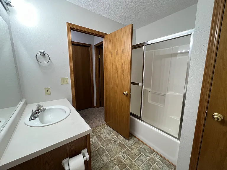 104 N Belmont Dr — Photo 8