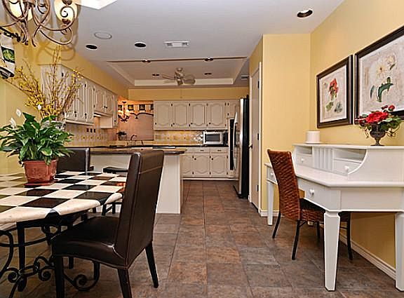 3rd image of 1215 Grassmere Dr