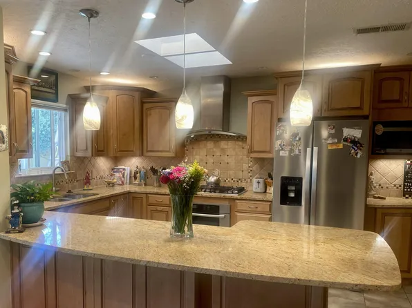 8001 Sierra Azul Ave NE, Albuquerque, NM 87110