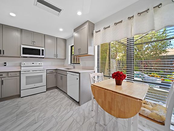 5th image of 4121 SW Egret Pond Ter