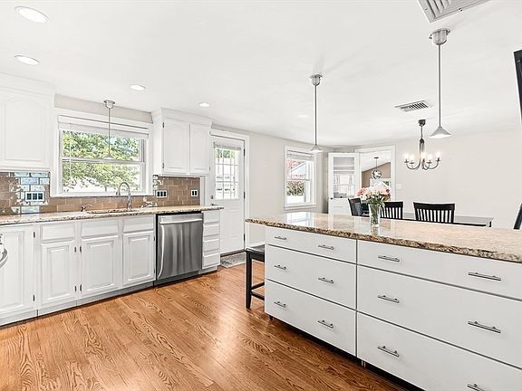 4th image of 43 Albemarle Rd