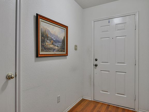 3rd image of 1036 Carlsbad Dr