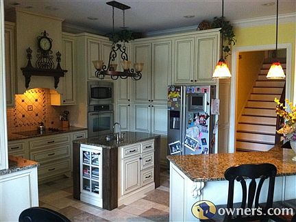 Kitchen - Island & Bar