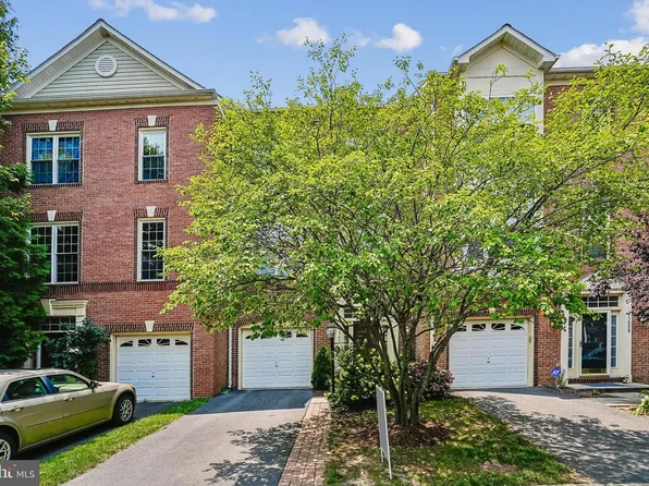 12960 Park Crescent Cir, Herndon, VA 20171