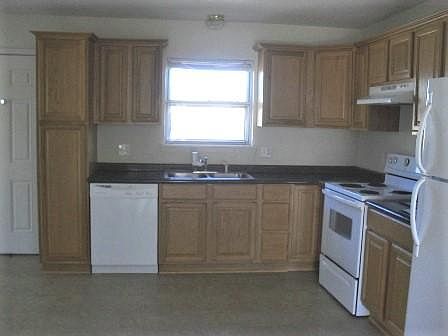 4th image of 304 Sherman Ave