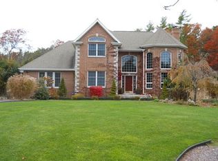 3 Gabriel Farm Dr, Acushnet, MA 02743