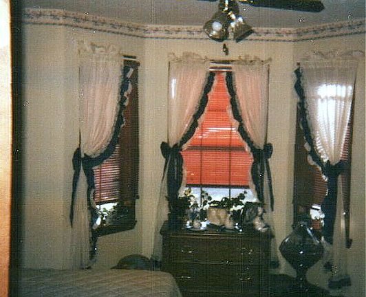 Master Bedroom w/Bay Window