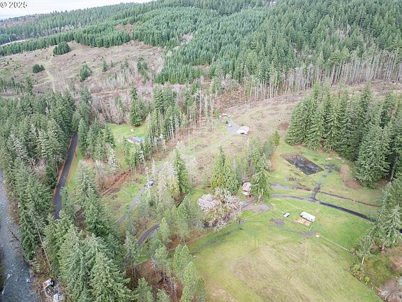 3rd image of 13087 S Butte Creek Rd