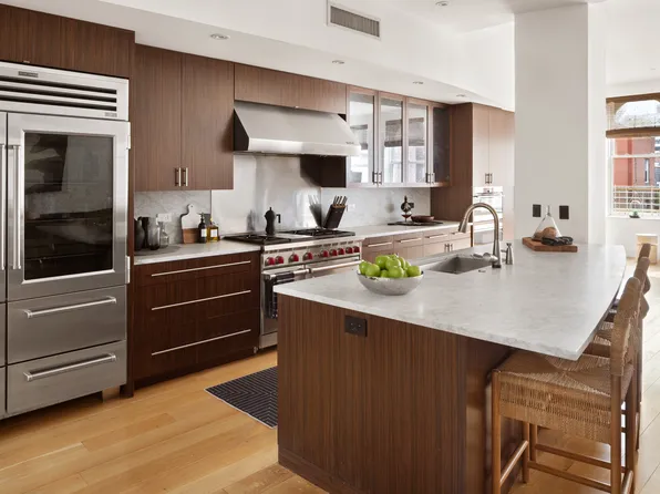 7 East 17th Street image 7 of 25