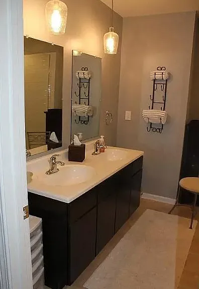 733 Capitol Loft Apartments — Photo 16