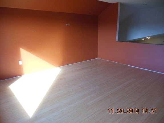 3rd image of 559 Foster Ln