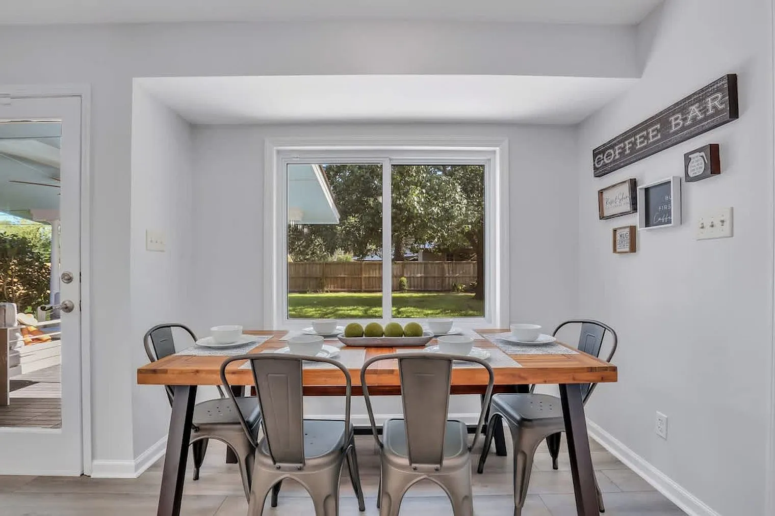 3 bed, 2.0 bath, 1560 sqft, $3,800 — Photo 4