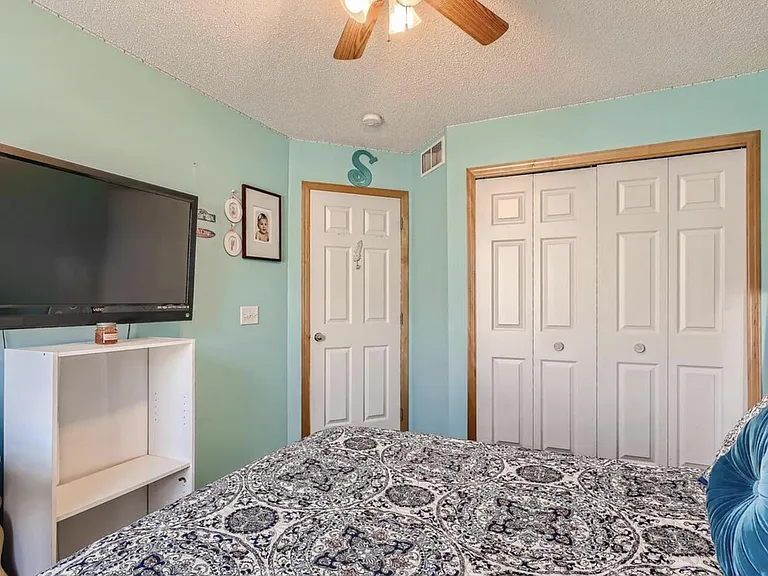10997 Oak Grove Cir — Photo 22