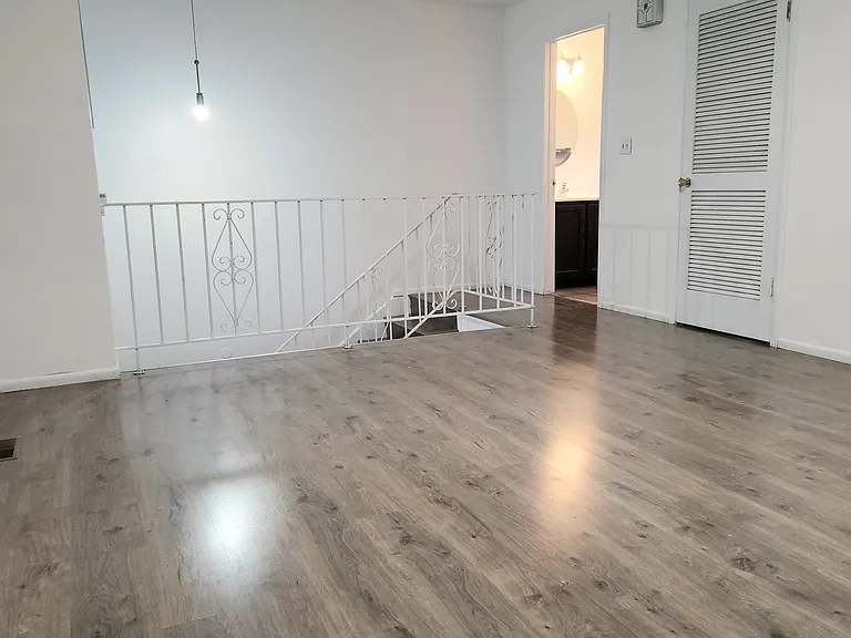 1597 E Stratford Ave — Photo 4