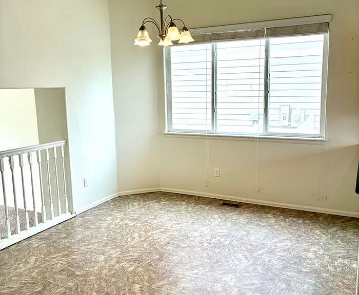 831 Lakebrook Ct — Photo 5