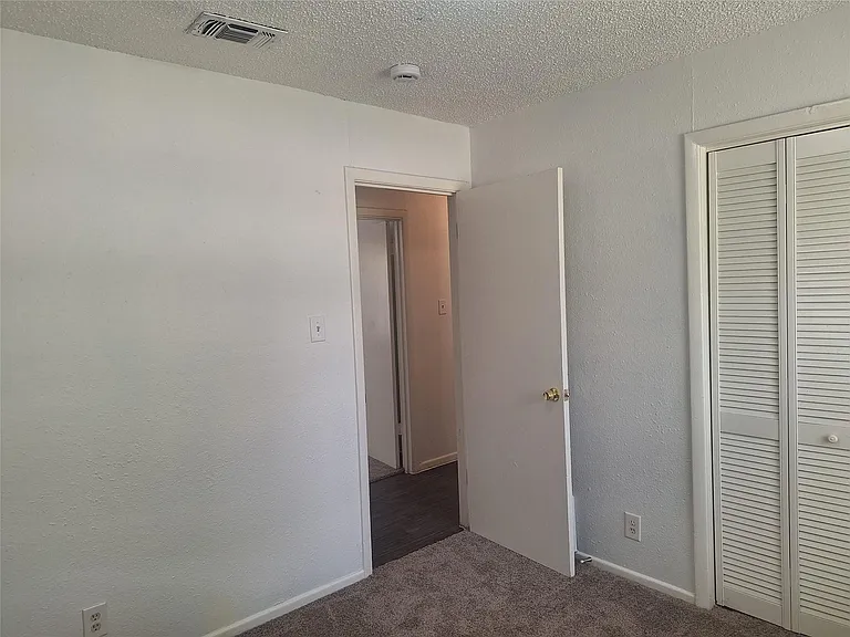 6005 Barry Dr — Photo 18