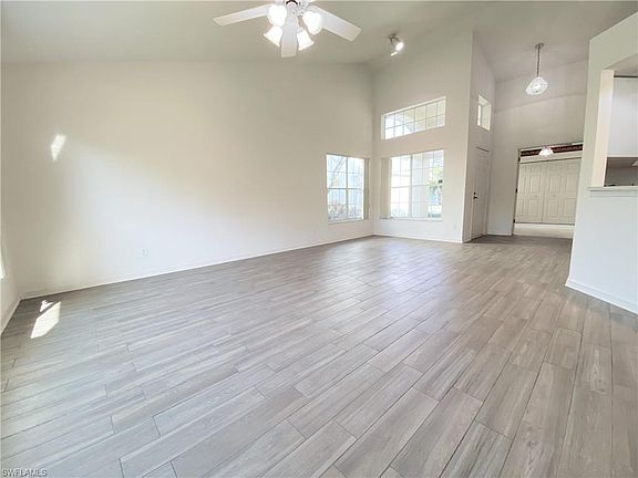 3rd image of 15008 Cloverdale Dr
