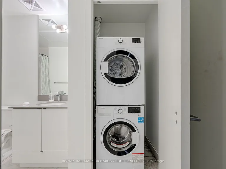 49 E Liberty St #1108 — Photo 13