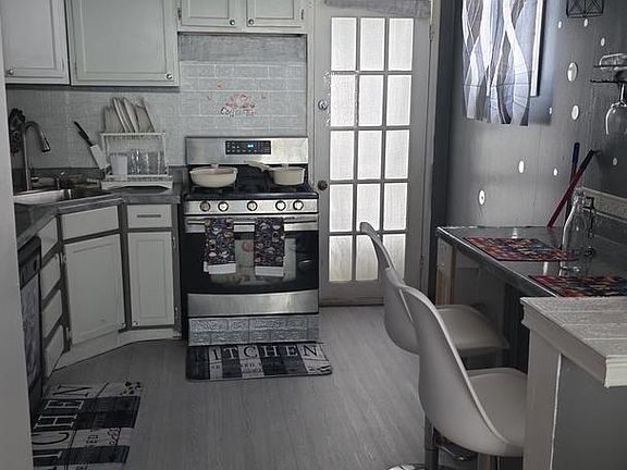 4th image of 5041 Duffield St