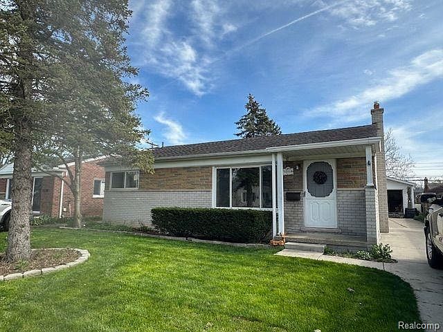 1st image of 32039 Mackenzie Dr