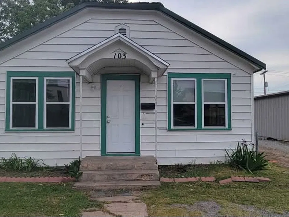 103 N Elliott St