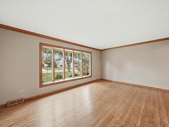 2nd image of 7802 Sawyer Rd