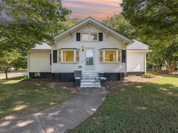 2844 Lone Hickory Rd, Yadkinville, NC 27055