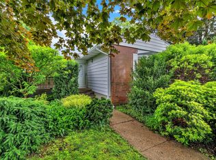 22 Rossie St, Mystic, CT 06355