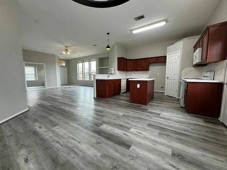 13196 Miller Ln — Photo 8