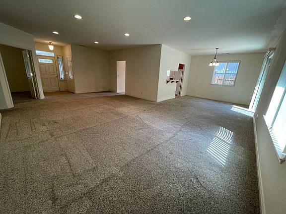 3rd image of 1377 Elges Ave