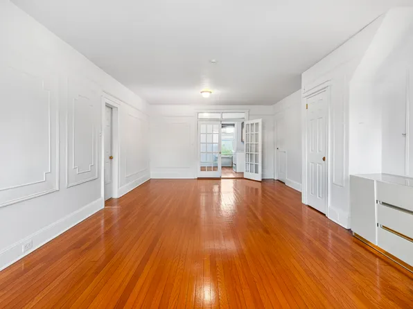 276 Ainslie Street image 2 of 14