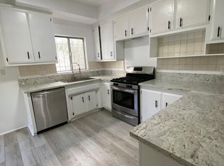 302 N Crescent Dr APT 1, Beverly Hills, CA 90210