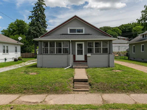 1827 13th St, Rock Island, IL 61201