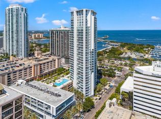 175 1st St S APT 404, Saint Petersburg, FL 33701