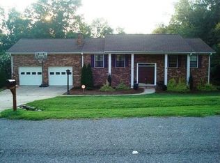 132 Queens Ct, Clemmons, NC 27012