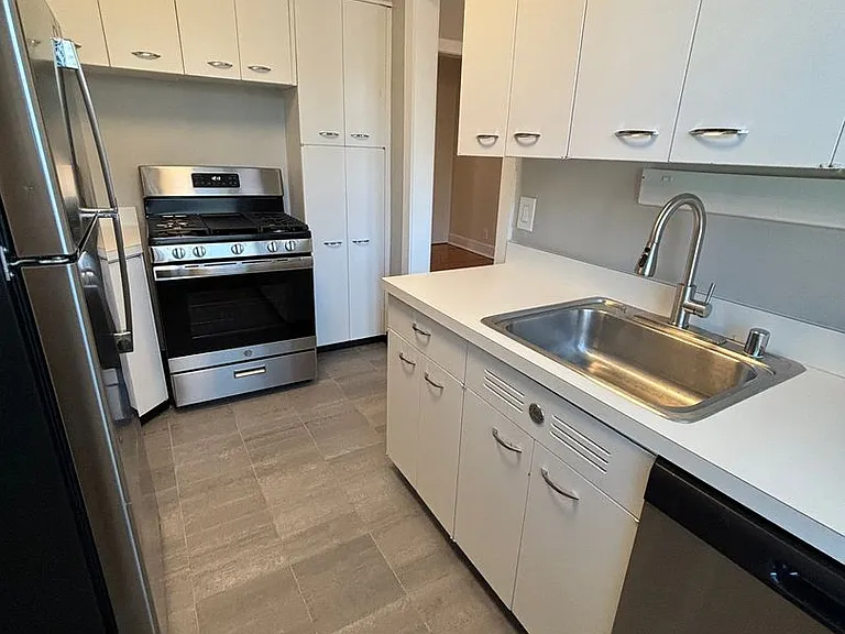 800-810 Michigan — Photo 20
