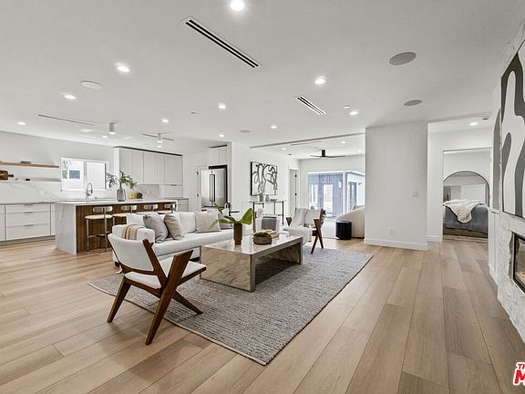 4th image of 14558 La Maida St