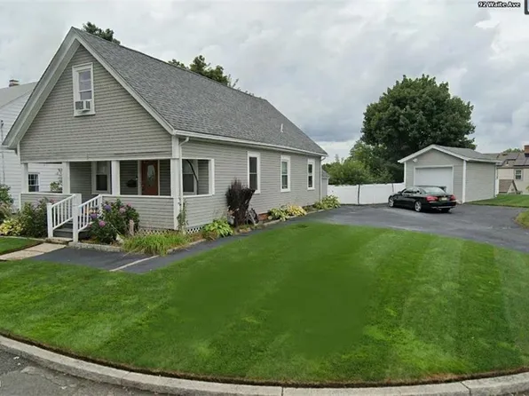 93 Waite Ave, Cranston, RI 02905