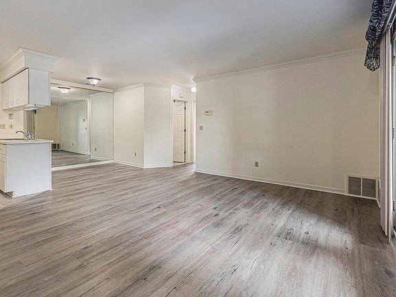 3rd image of 16507 Woodlane