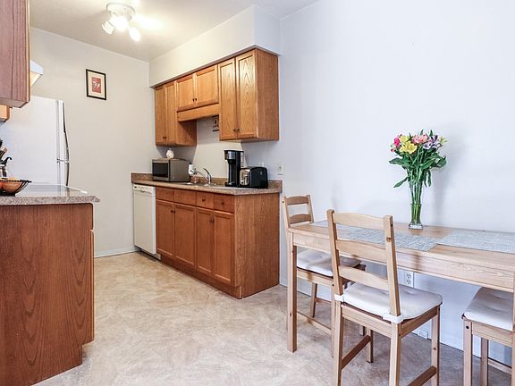 4th image of 6311 N Barcelona Ct Unit 1024