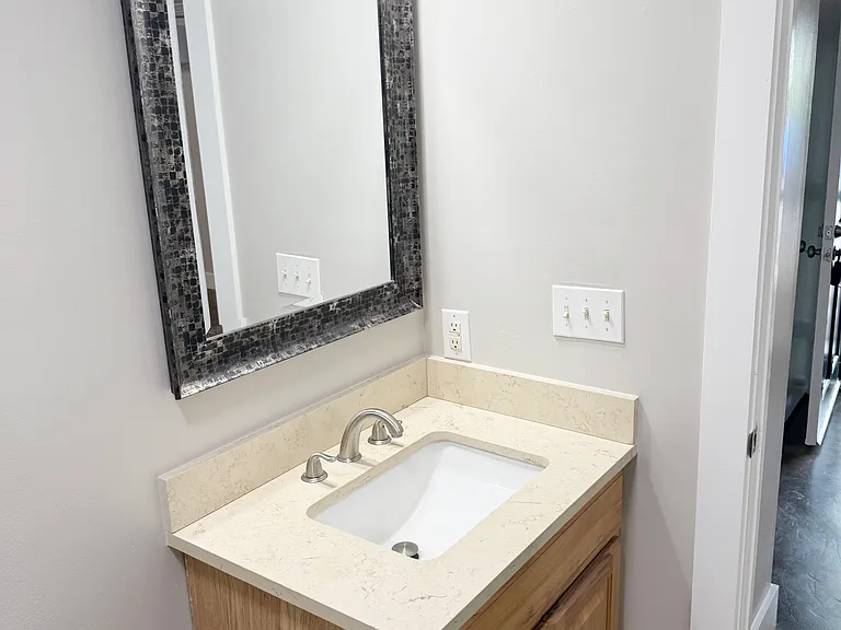 603 S Shamrock Ave #B — Photo 9