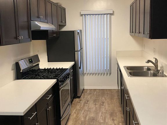 4th image of 1242 Wellesley Ave #16