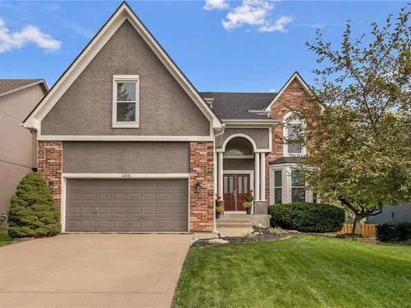 12141 S Summit St, Olathe, KS 66062