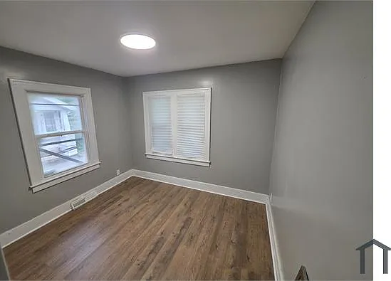 3 bed, 910 sqft, $1,100 — Photo 3