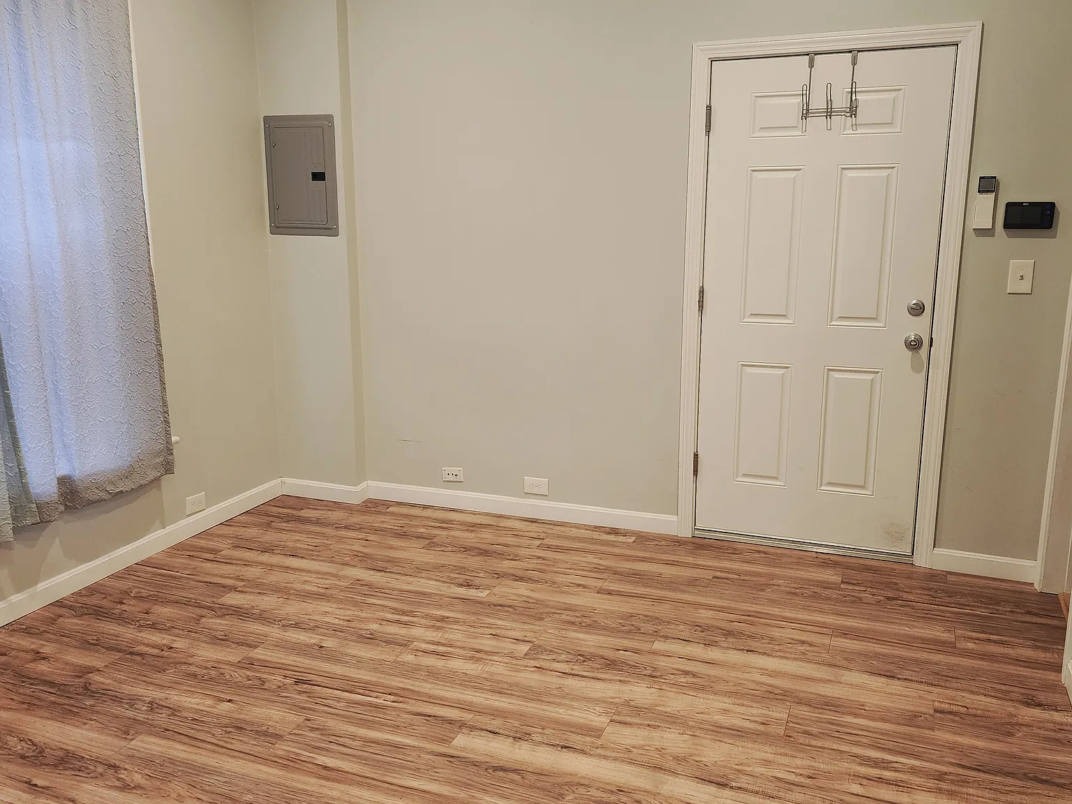 Studio, $1,250 — Photo 4